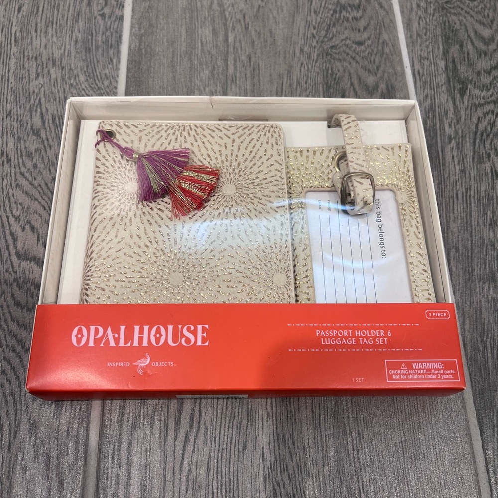 Opalhouse Cream Metallic Passport Holder & Luggage Tag Set with Tassel